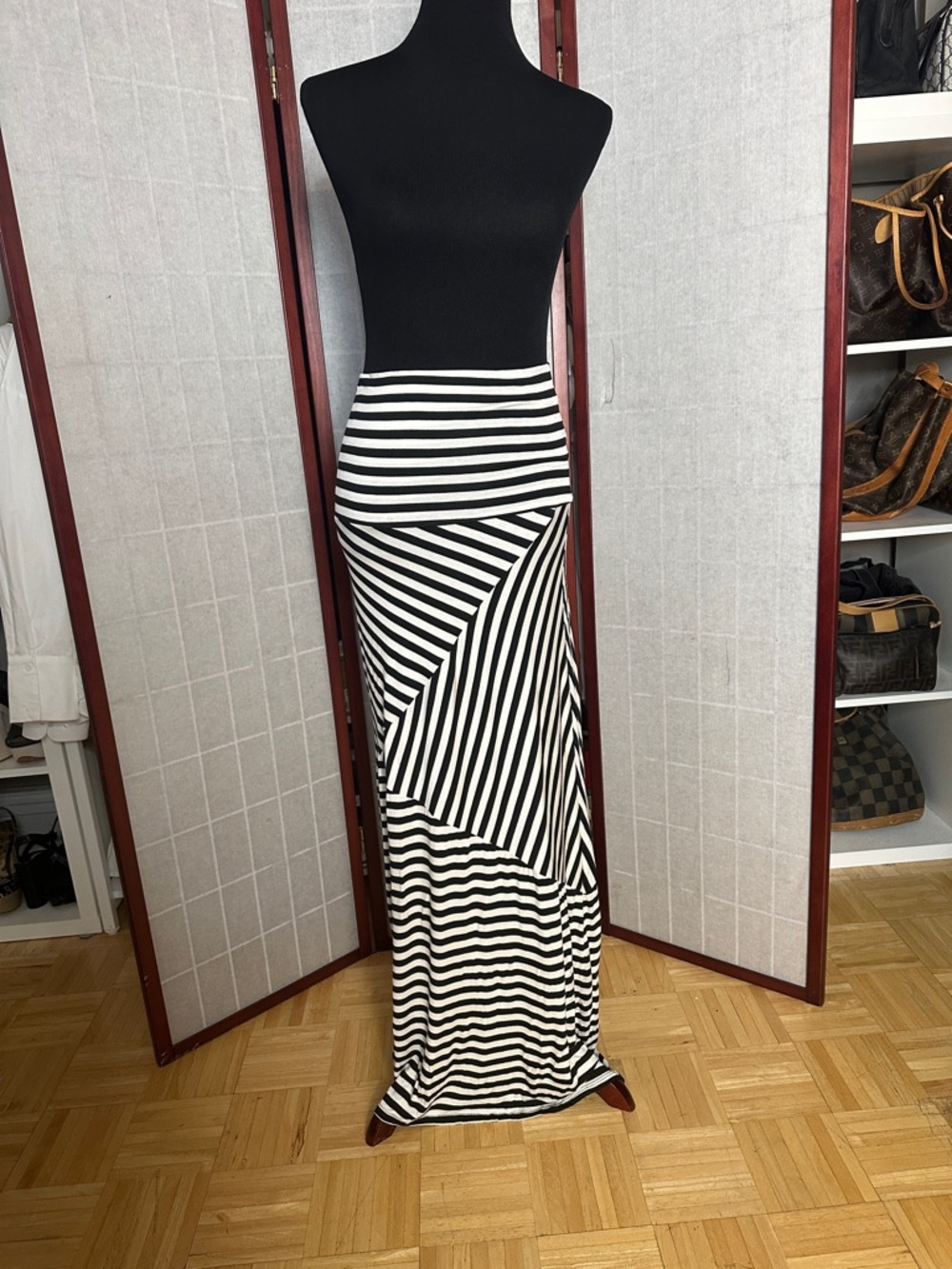 Black & White Striped Maxi Skirt — High-Waist Graphic Stripe